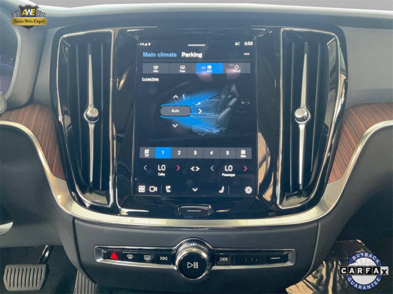 2024 Volvo S60 B5 Plus Dark Theme