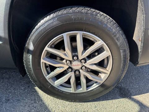 2017 GMC Acadia SLE-2