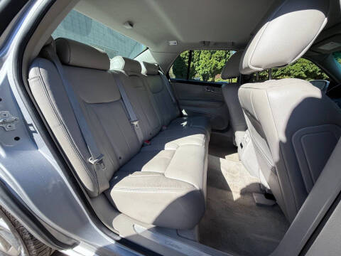 2011 Cadillac DTS Luxury Collection