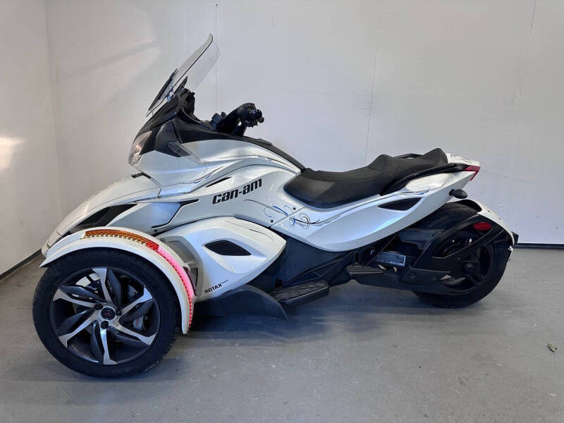 2014 Can-Am Spyder ST SE5