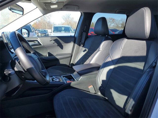 2024 Mitsubishi Outlander SE