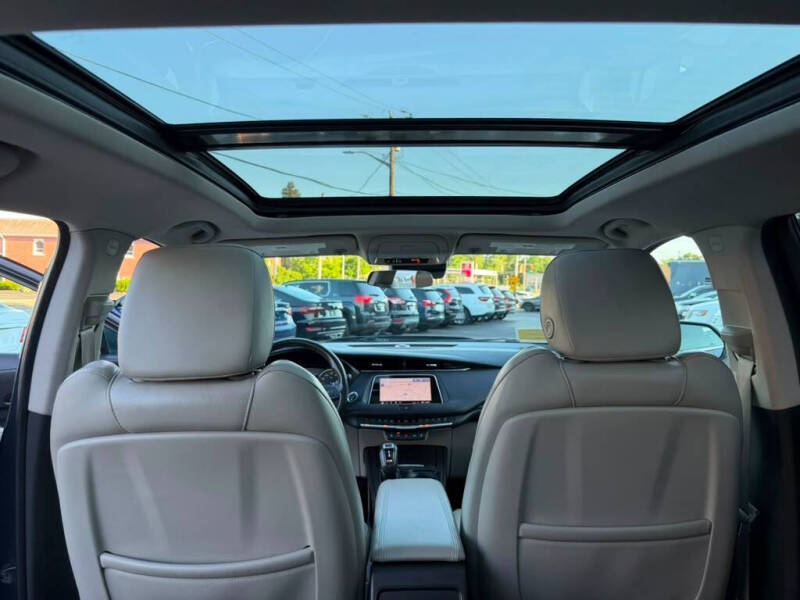2019 Cadillac XT4 Premium Luxury