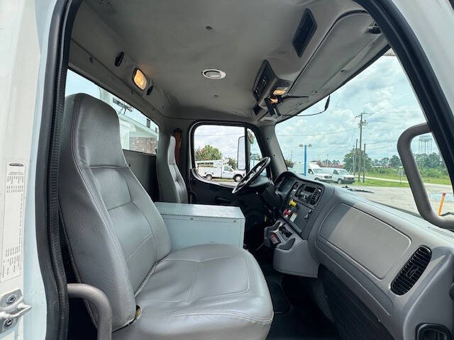 2016 Freightliner M2 106