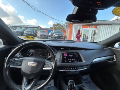 2020 Cadillac XT4 Premium Luxury