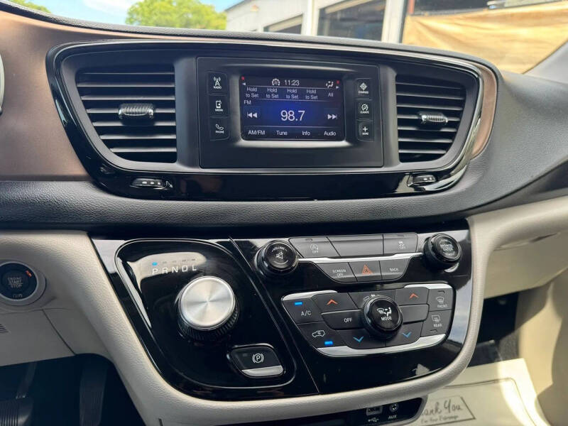 2017 Chrysler Pacifica LX