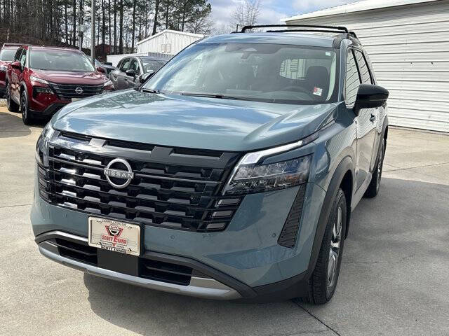 2026 Nissan Pathfinder SL
