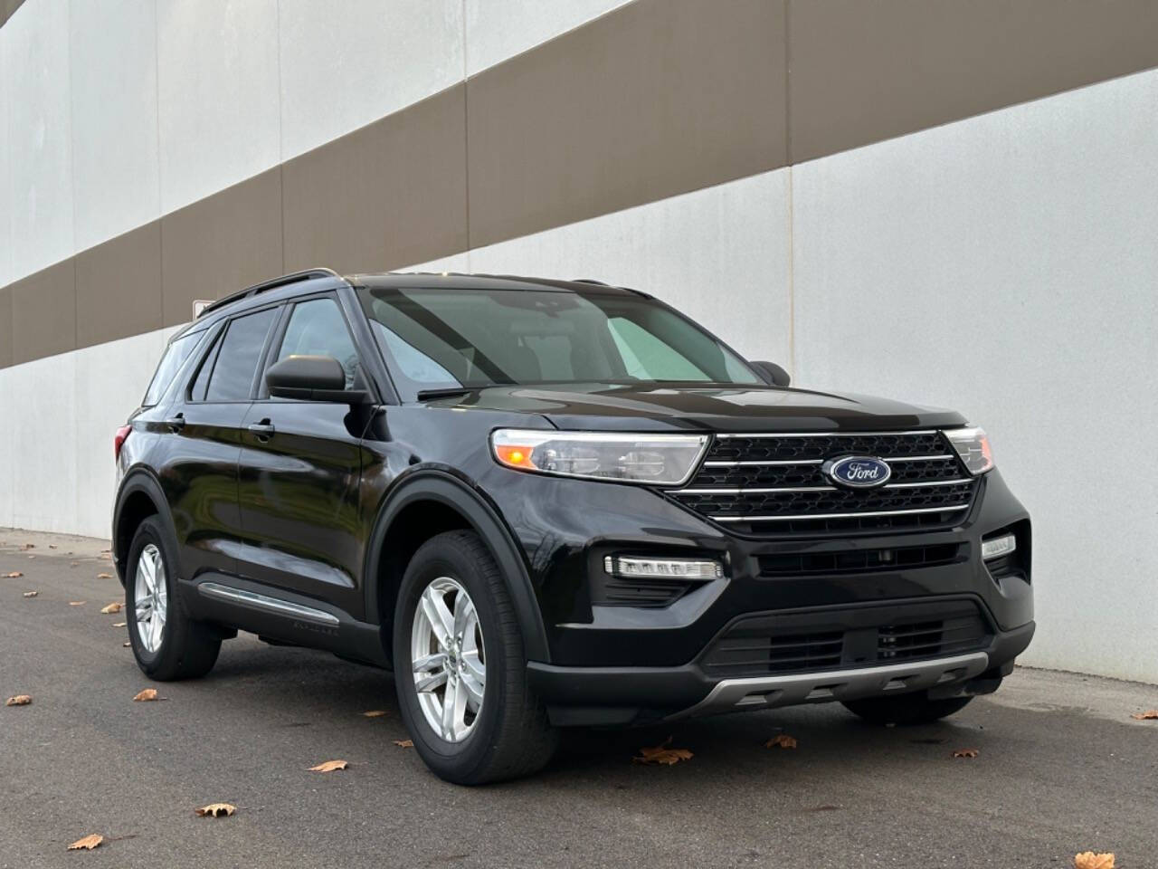 2020 Ford Explorer for sale at Phoenix Motor Co in Romulus, MI