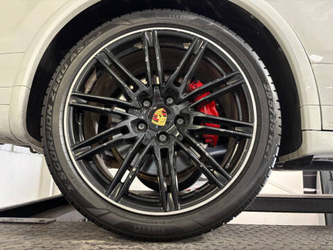 2016 Porsche Cayenne GTS