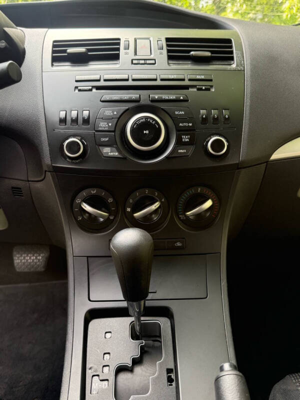 2013 Mazda MAZDA3 i SV