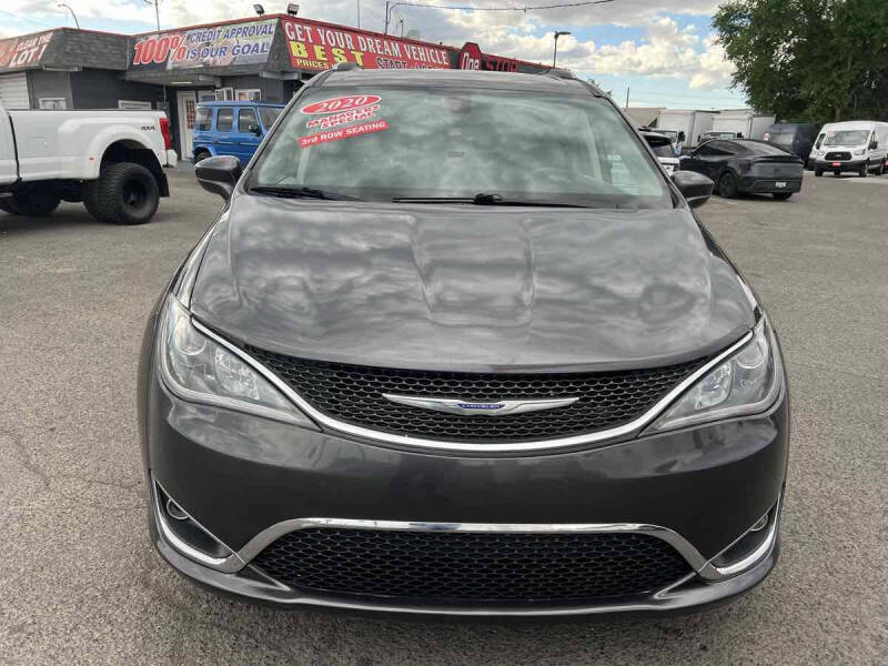 2020 Chrysler Pacifica Touring L