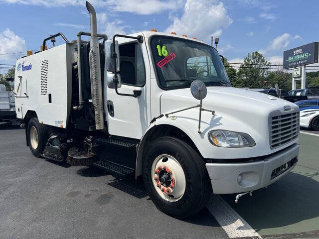 2016 Freightliner M2 106