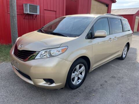 2011 Toyota Sienna for sale at Pary's Auto Sales in Garland TX