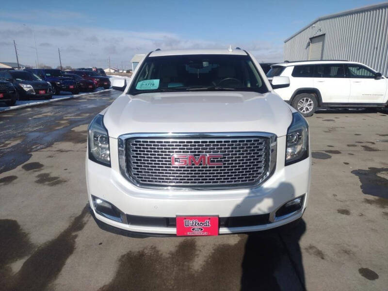 Used 2017 GMC Yukon XL Denali with VIN 1GKS2HKJ1HR340261 for sale in Chamberlain, SD