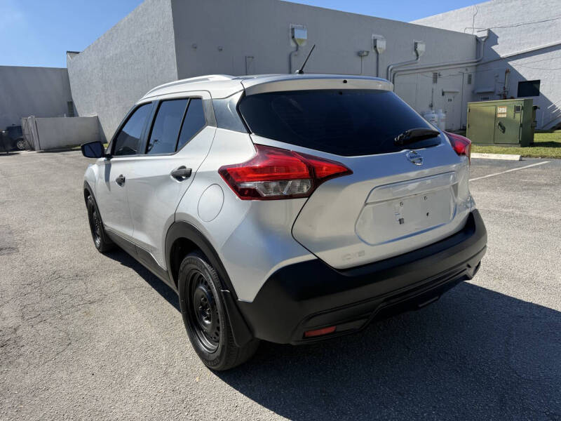2018 Nissan Kicks S