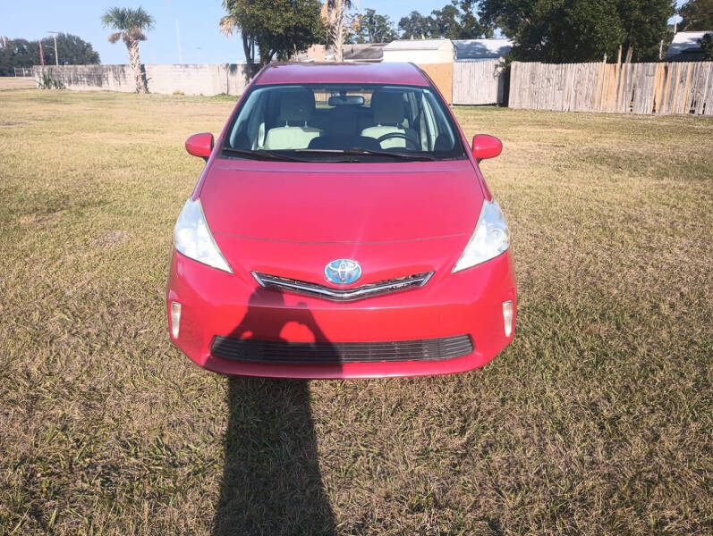 2013 Toyota Prius v Five