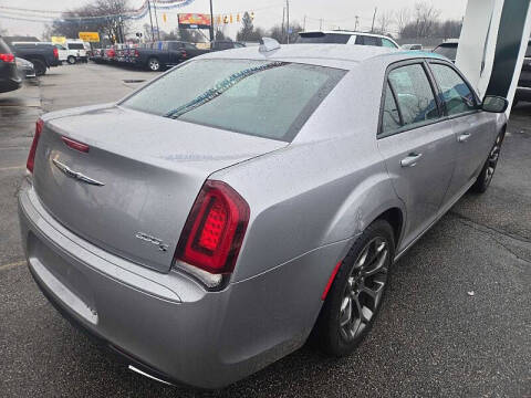 2017 Chrysler 300