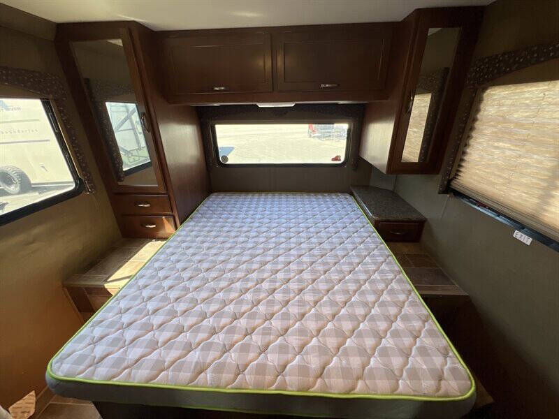 2014 Ford E-Series E-450 SD