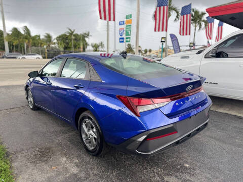 2024 Hyundai Elantra SE