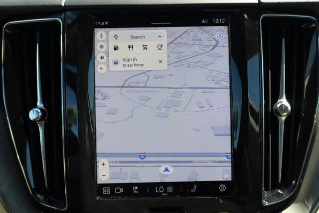 2024 Volvo XC60 B5 Plus Dark Theme