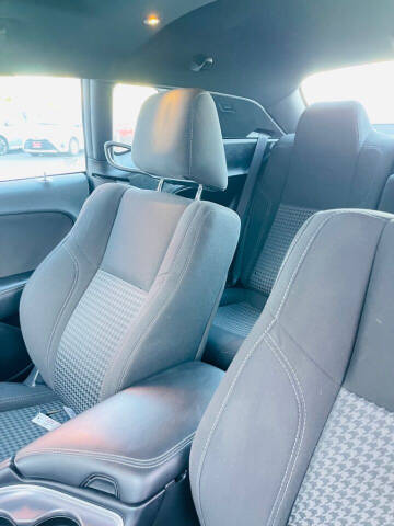 2020 Dodge Challenger SXT