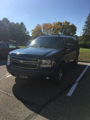 2007 Chevrolet Suburban for sale at Specialty Auto Wholesalers Inc in Eden Prairie MN