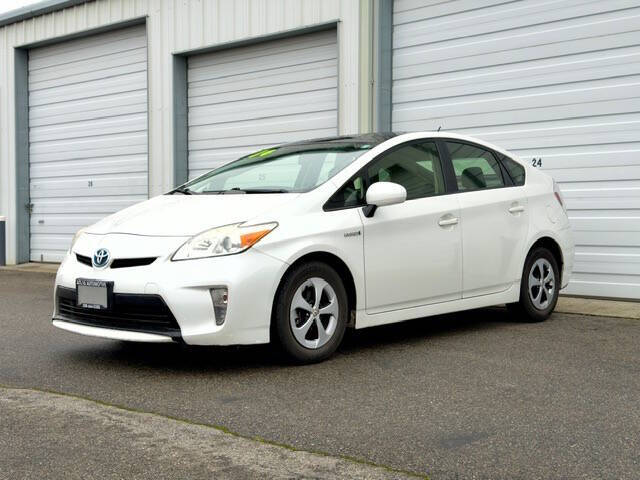 2014 Toyota Prius Two's photo