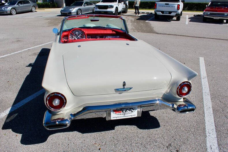 1957 Ford Thunderbird