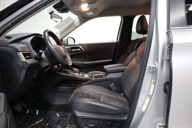 2022 Mitsubishi Outlander SE