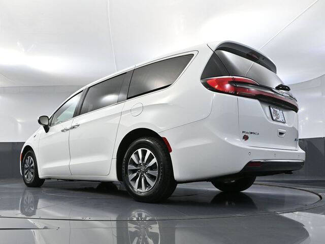 2023 Chrysler Pacifica Plug-In Hybrid Touring L