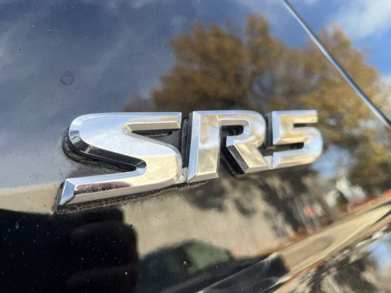 2003 Toyota Sequoia SR5