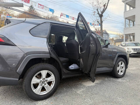 2020 Toyota RAV4 Hybrid XLE