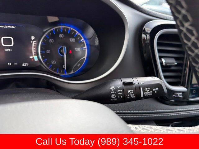 2027 Chrysler Pacifica Select