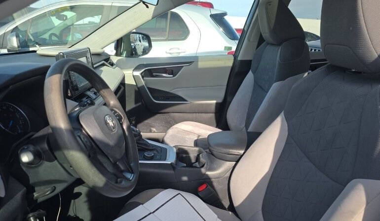 2020 Toyota RAV4 Hybrid XLE