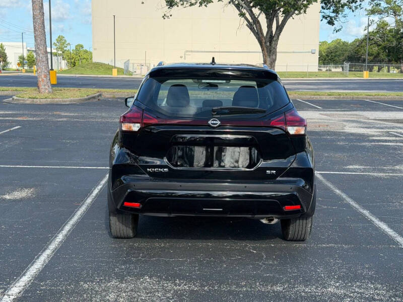 2023 Nissan Kicks SR