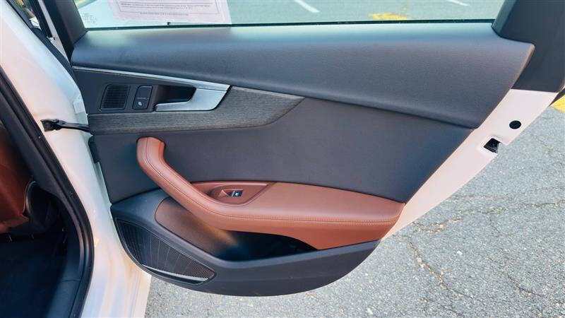 2019 Audi A4 quattro Premium Plus 45 TFSI