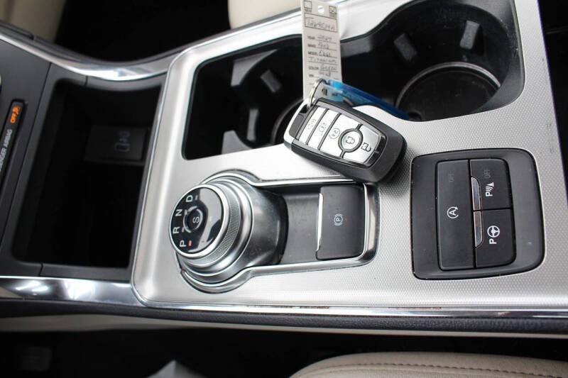 2024 Ford Edge Titanium