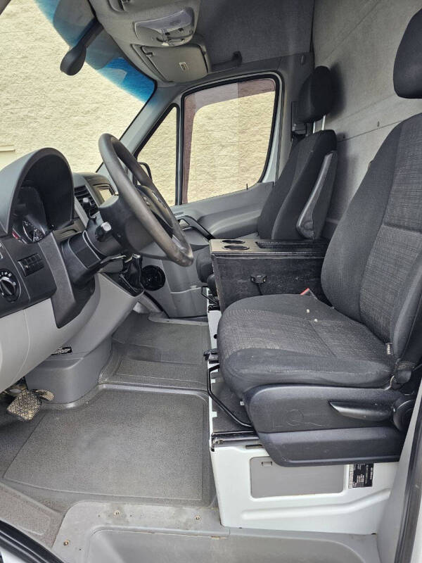 2017 Mercedes-Benz Sprinter WORKER Cargo Van Base photo 10