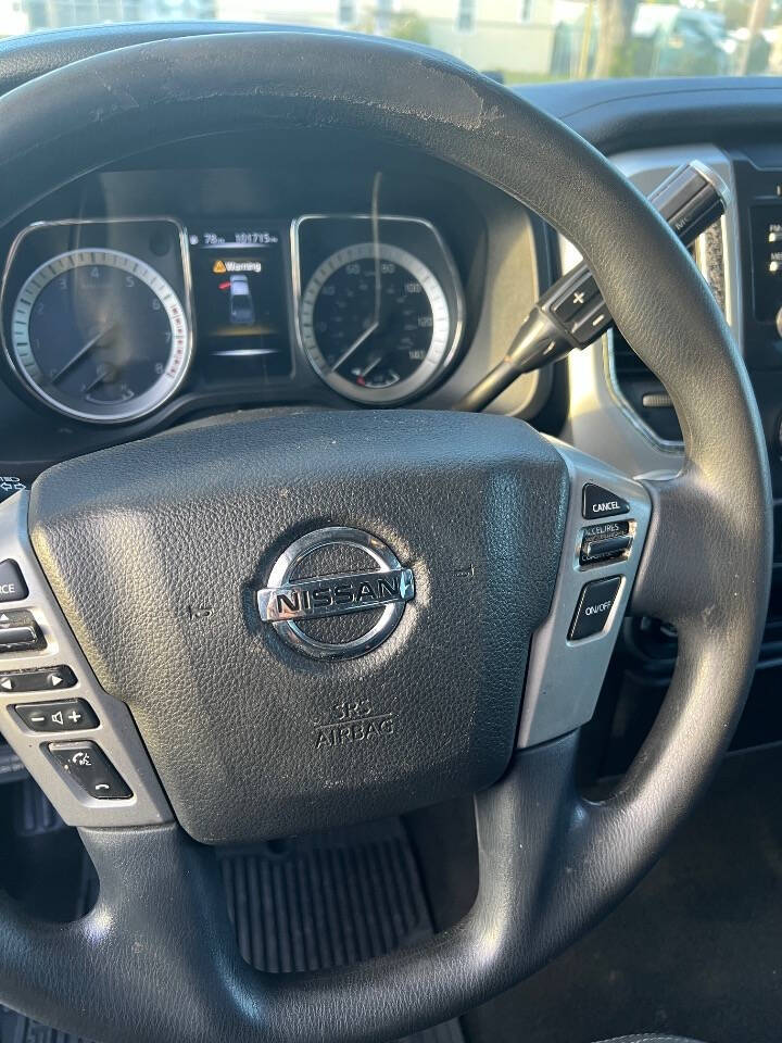 2018 Nissan Titan SV photo 13