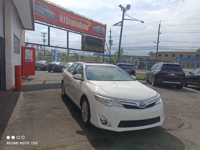 2014 Toyota Camry Hybrid LE