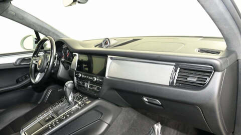 2021 Porsche Macan Turbo