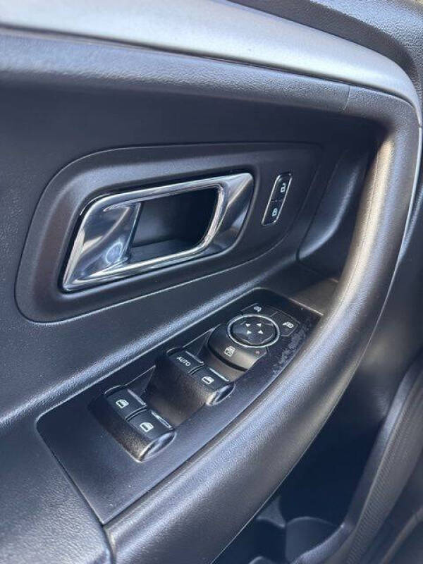 2018 Ford Taurus SEL