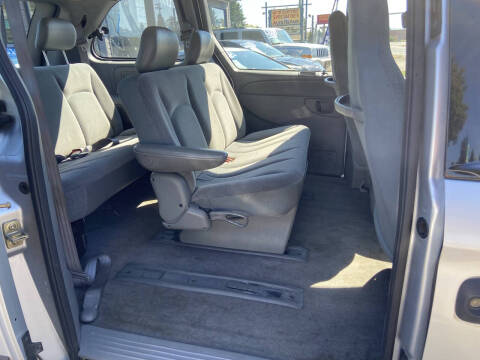 2004 Dodge Caravan SE