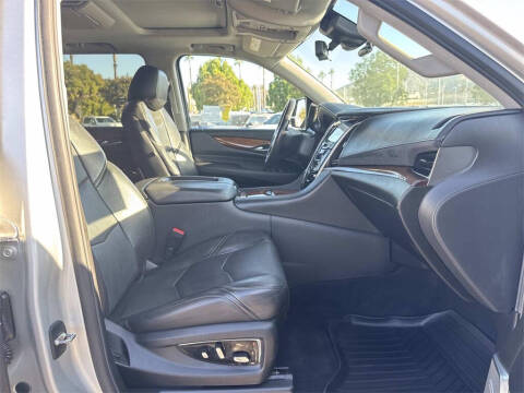 2020 Cadillac Escalade Luxury