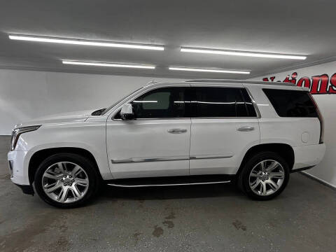 2017 Cadillac Escalade Luxury