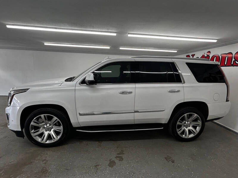 2017 Cadillac Escalade Luxury