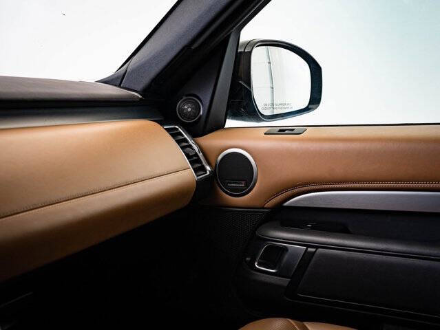 2023 Land Rover Discovery P300 S R-Dynamic