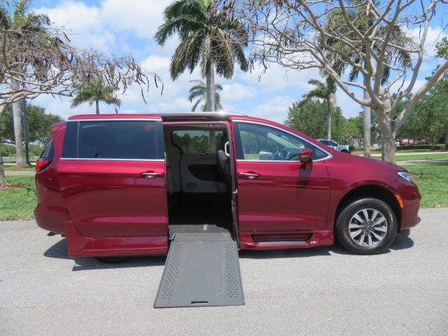 2021 Chrysler Pacifica Touring L