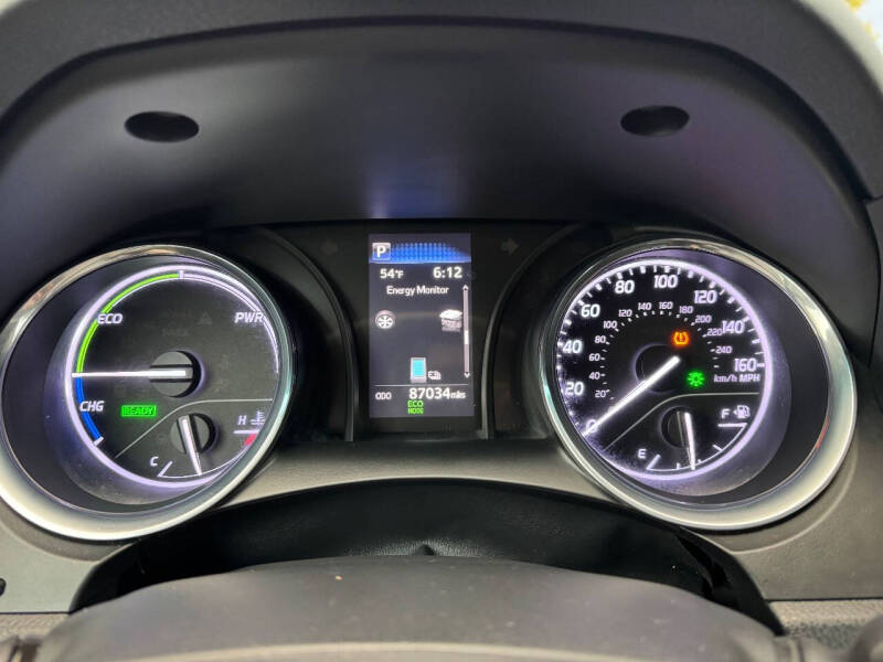 2020 Toyota Camry Hybrid LE