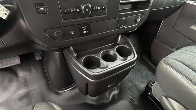 2024 GMC Savana 2500