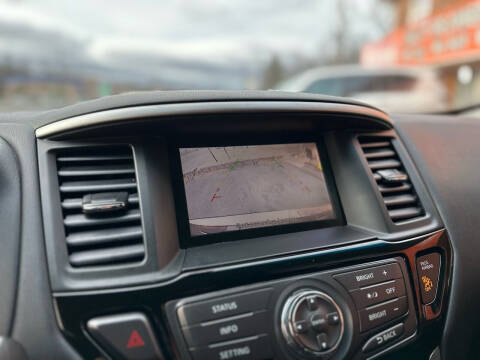 2015 Nissan Pathfinder SV